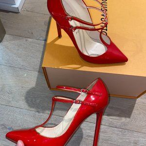 Christian Louboutin, Size 39, pointy red patent leather